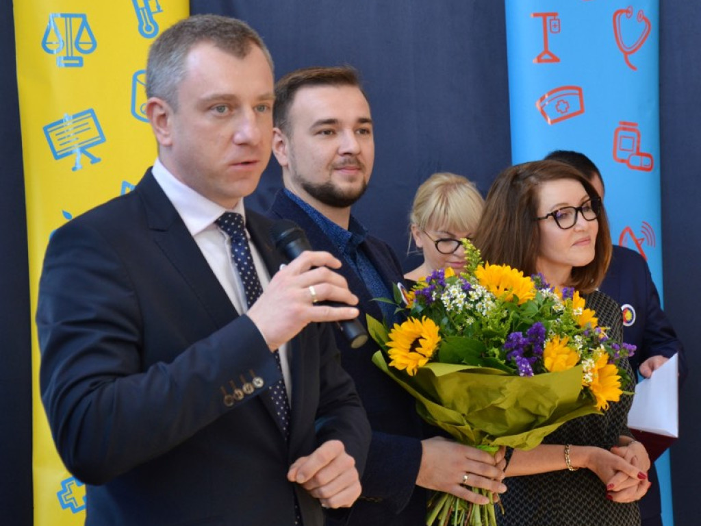 Uśmiechnięte słońce od dzieci dla Pani Doktor