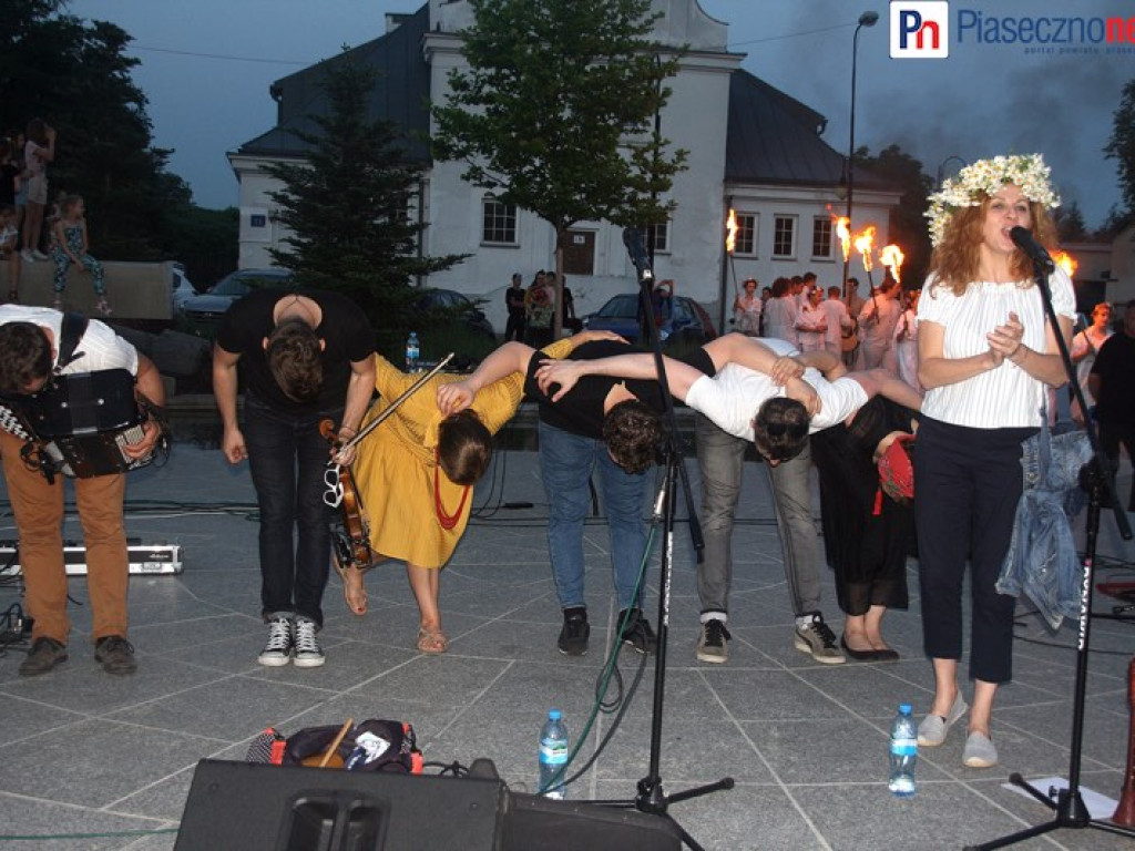 Obrzęd nocy świętojańskiej w Piasecznie