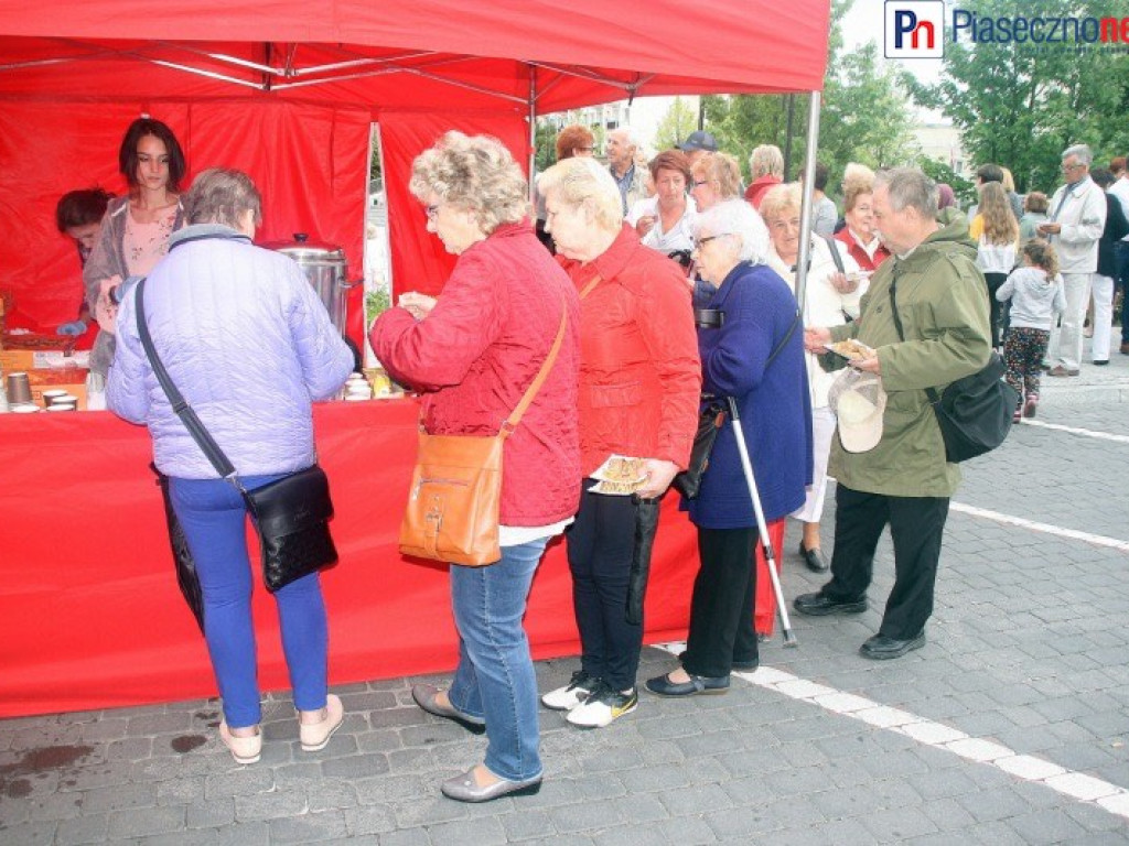 Zabawa przy muzyce nie tylko dla seniorów