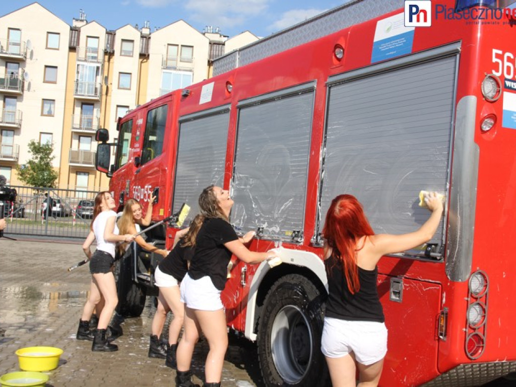 Dziewczyny z Sensation gasiły pożar