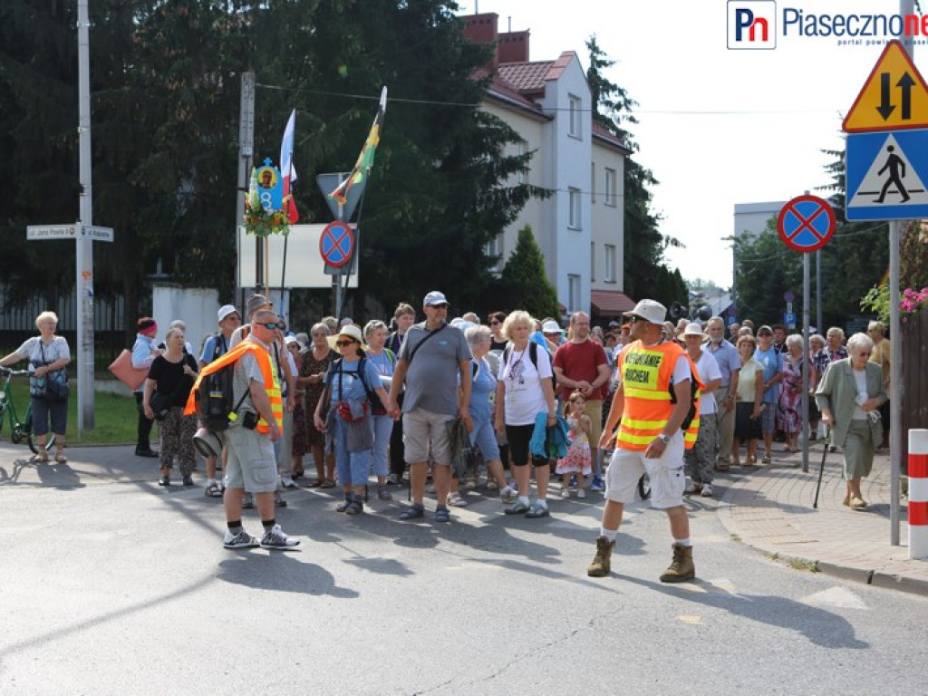 Z Piaseczna wyruszyli do Częstochowy