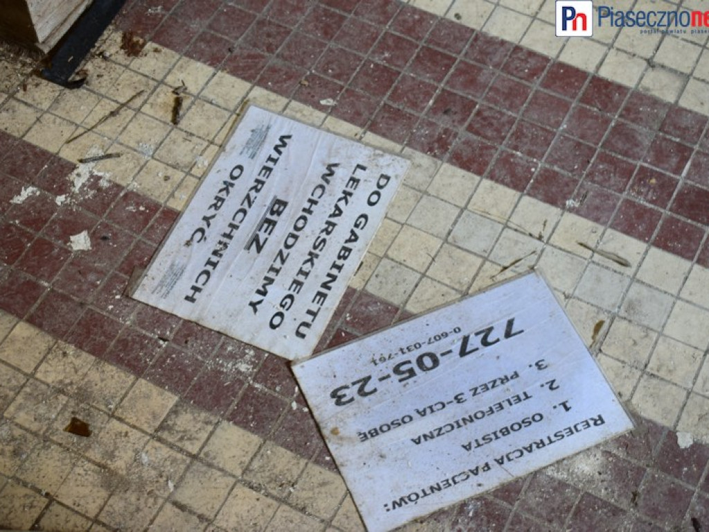 Dworek Ryxów popada w ruinę