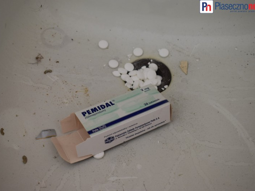 Dworek Ryxów popada w ruinę