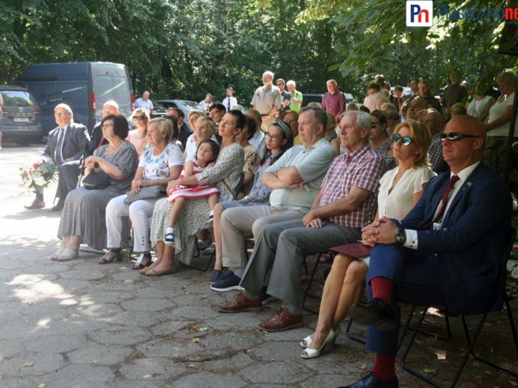 W hołdzie bohaterom