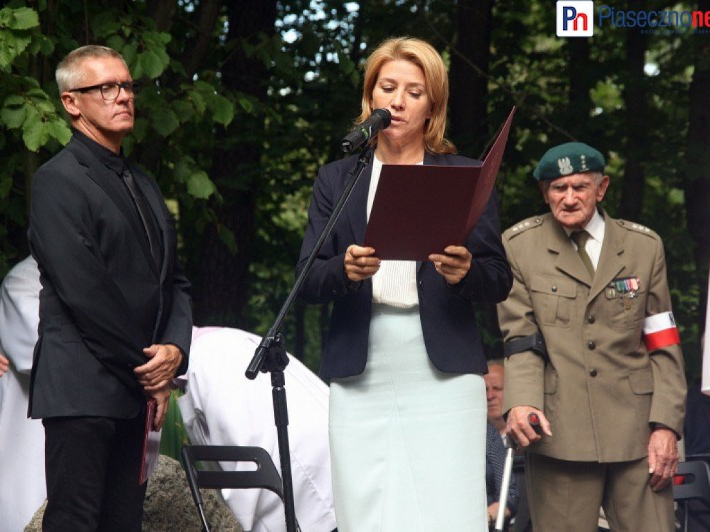 W hołdzie bohaterom