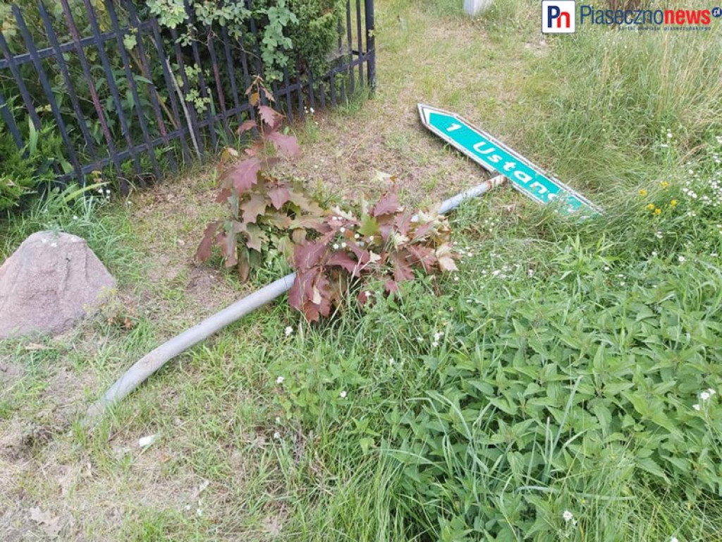 Wandale poprzewracali znaki! Szli ulicą jak stonka przez pole ziemniaków