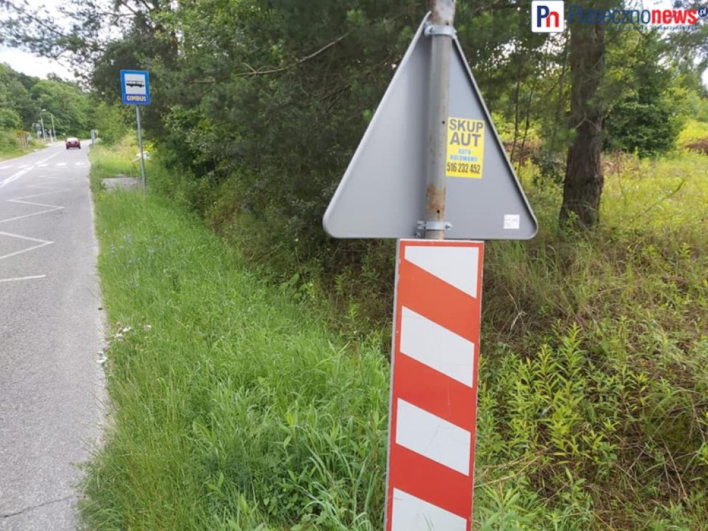 Wandale poprzewracali znaki! Szli ulicą jak stonka przez pole ziemniaków