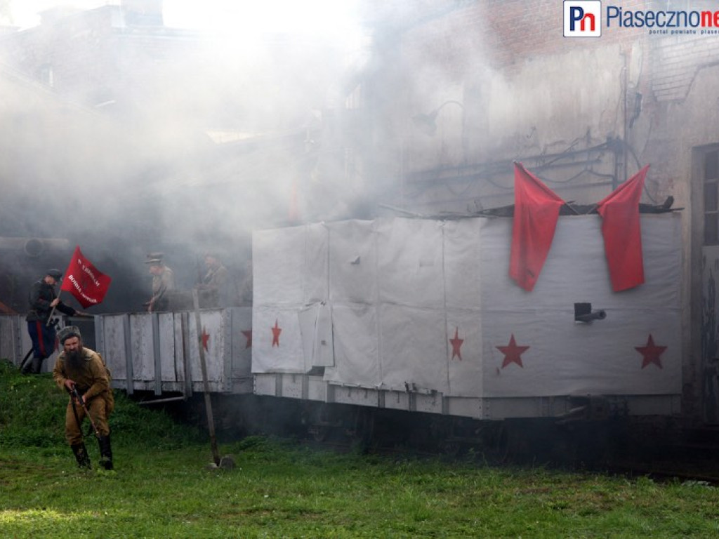 Pola Chwały na kolejce wąskotorowej