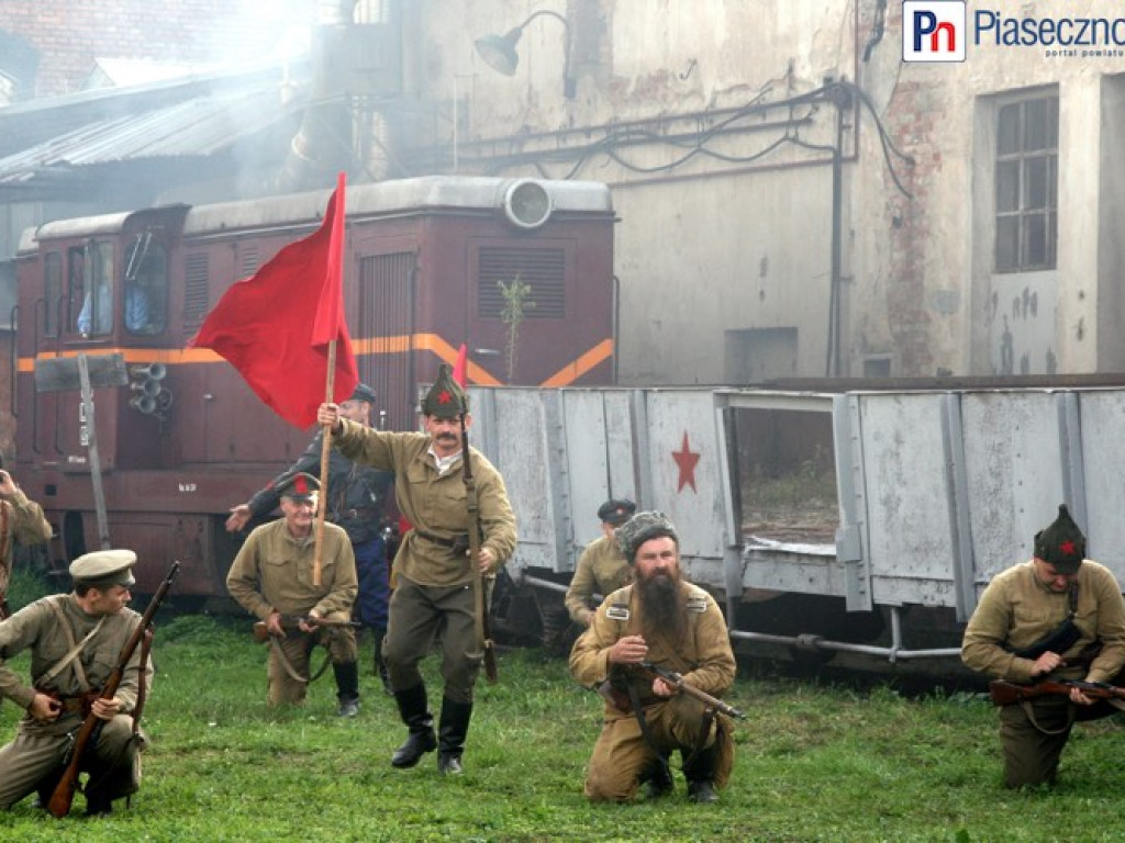 Pola Chwały na kolejce wąskotorowej