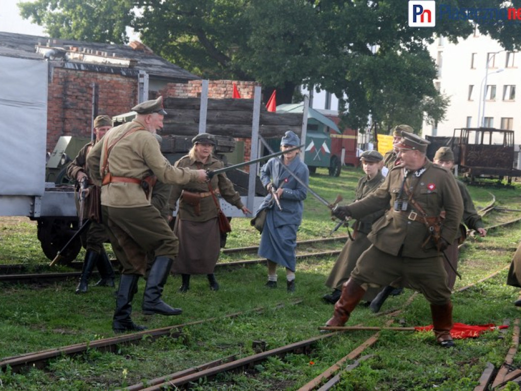 Pola Chwały na kolejce wąskotorowej