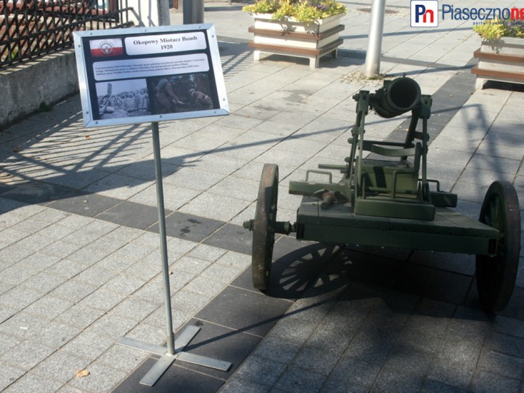 Pola Chwały na kolejce wąskotorowej