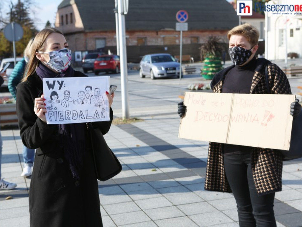 Fotorelacja z protestu kobiet na piaseczyńskim rynku [ZOBACZ FILM]