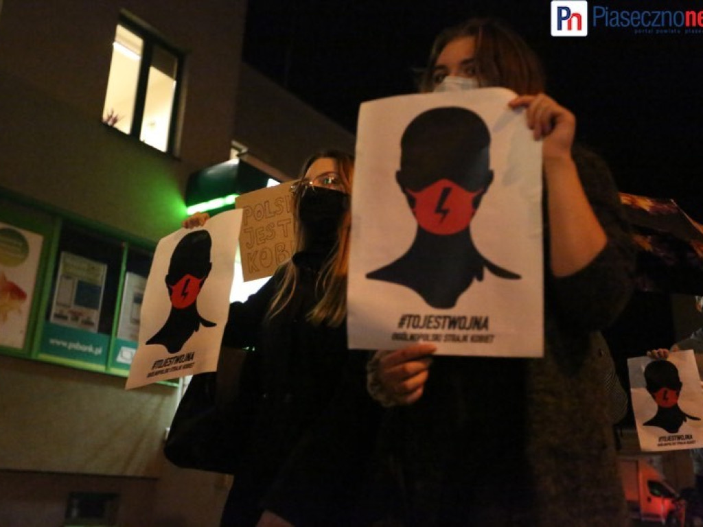 Kobiety sparaliżowały centrum miasta. Piaseczno stoi w korku