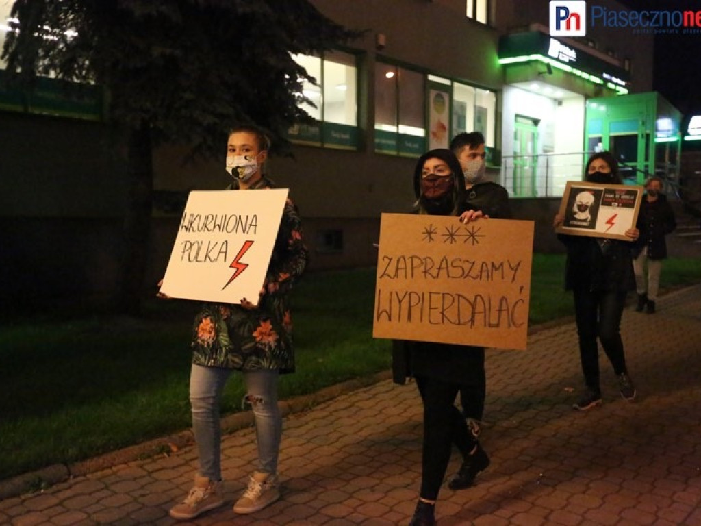 Kobiety sparaliżowały centrum miasta. Piaseczno stoi w korku