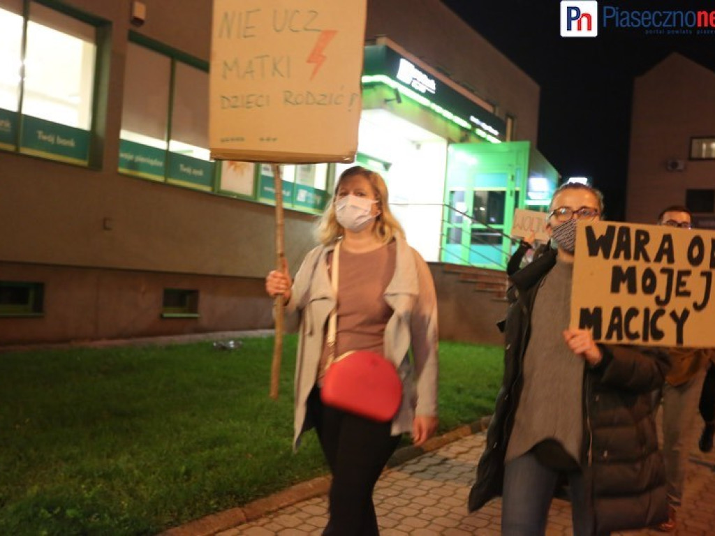 Kobiety sparaliżowały centrum miasta. Piaseczno stoi w korku