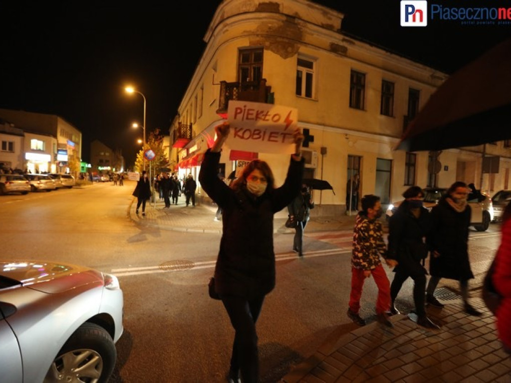 Kobiety sparaliżowały centrum miasta. Piaseczno stoi w korku