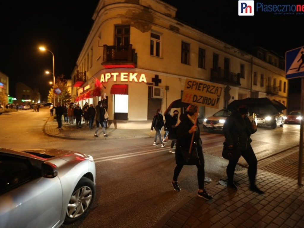 Kobiety sparaliżowały centrum miasta. Piaseczno stoi w korku