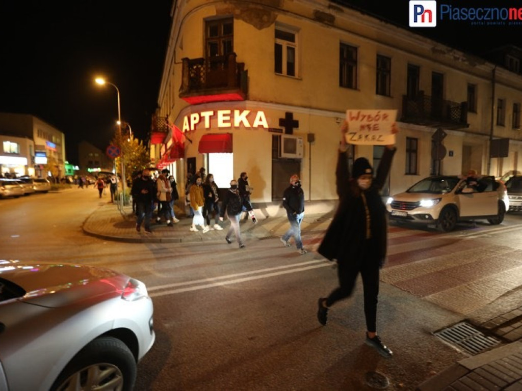 Kobiety sparaliżowały centrum miasta. Piaseczno stoi w korku