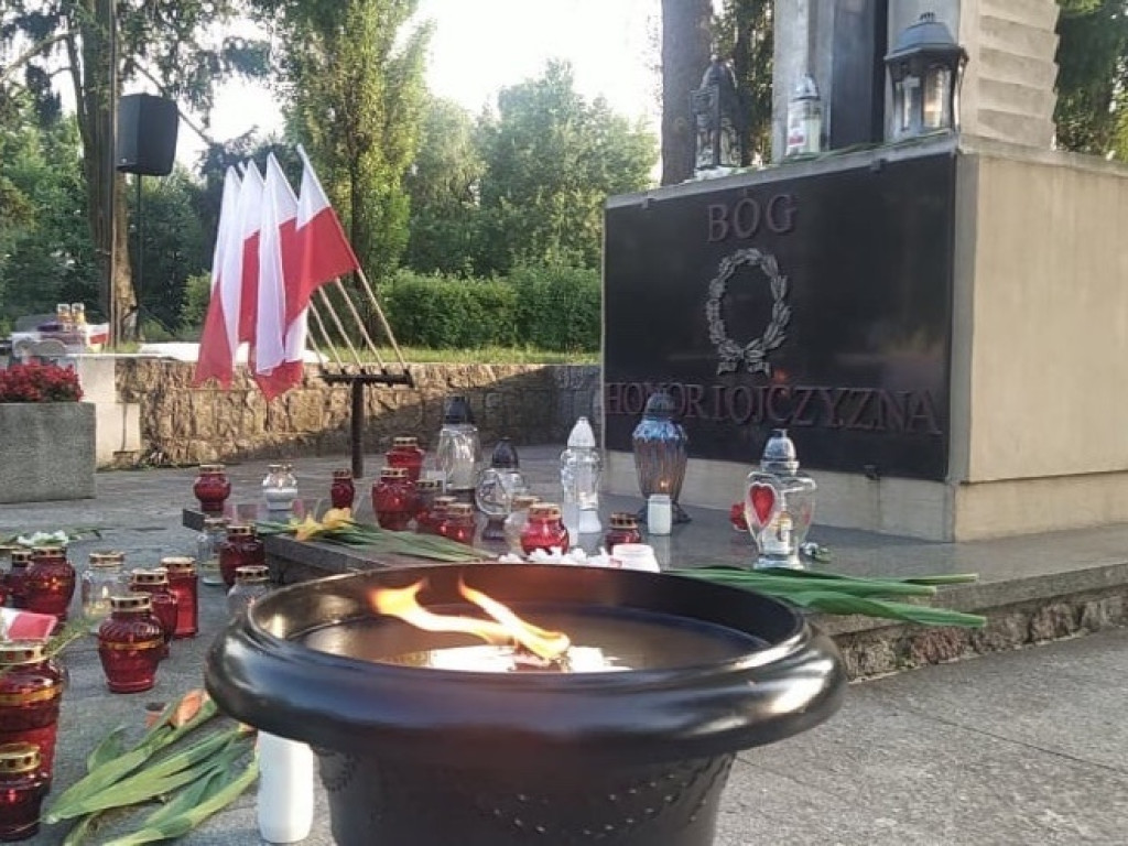 Bóg, Honor i Ojczyzna. Cześć i chwała bohaterom! Tak krzyczeli Legioniści