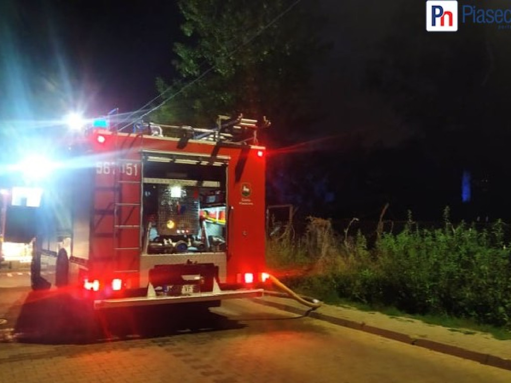 Pożar przy ul. Bema! 6 zastępów straży pożarnej walczy z żywiołem
