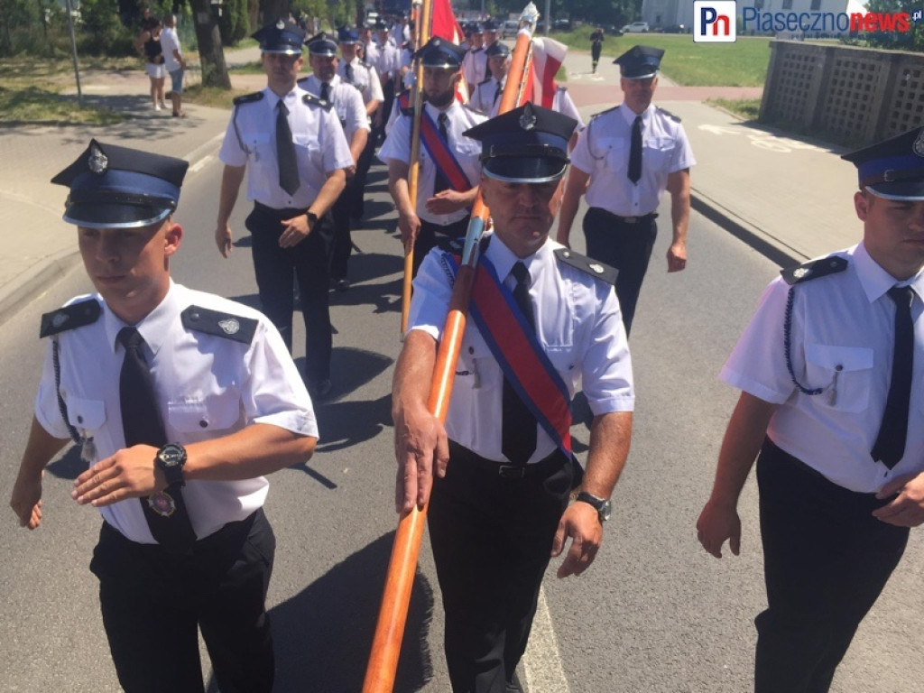 Piknik w Prażmowie już wystartował wspaniałą paradą