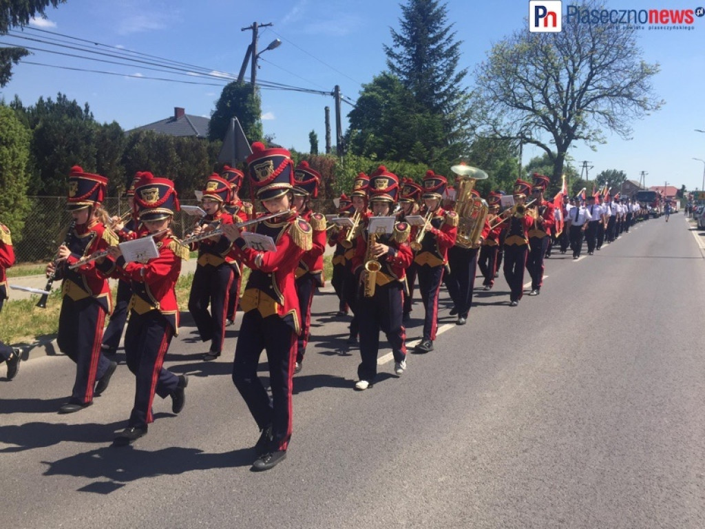 Piknik w Prażmowie już wystartował wspaniałą paradą