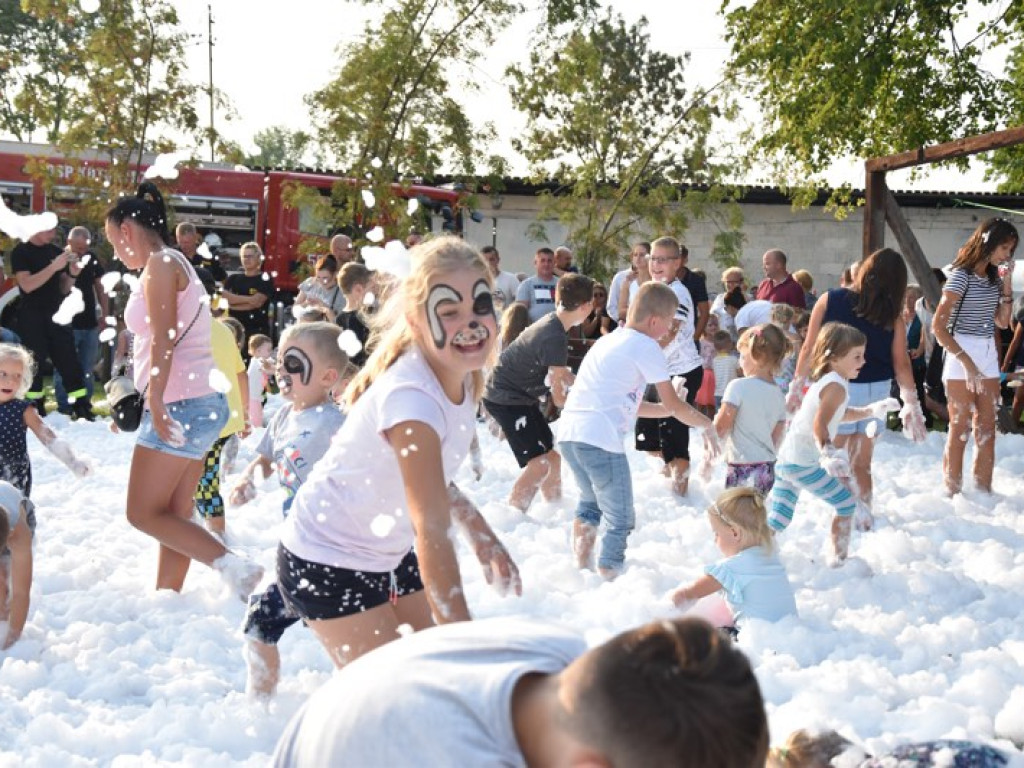 Piknik w Prażmowie już wystartował wspaniałą paradą