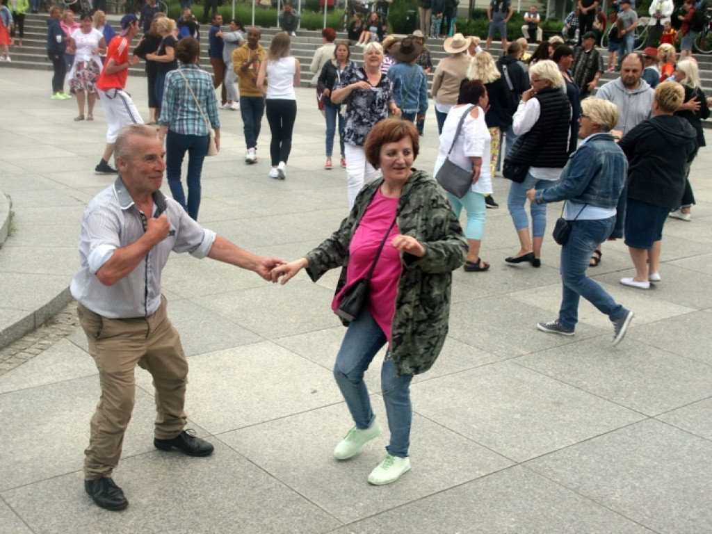 Ruszyły tańce na Skwerze Kisiela