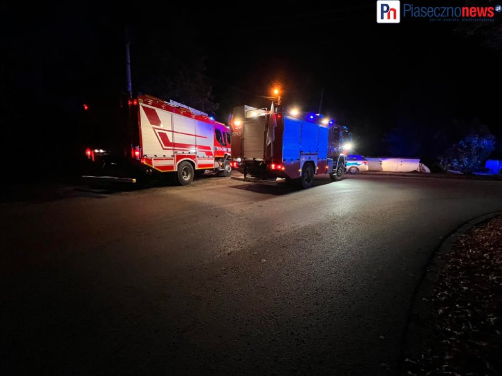 Policjant wjechał w ogrodzenie