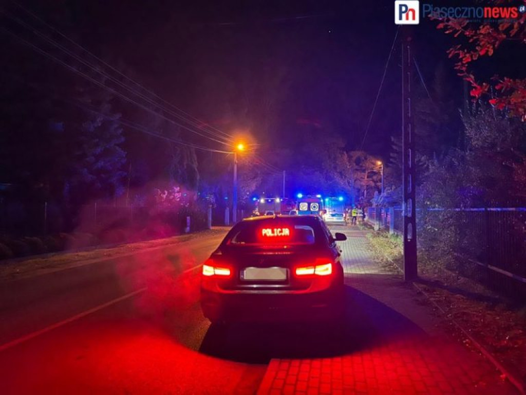 Policjant wjechał w ogrodzenie