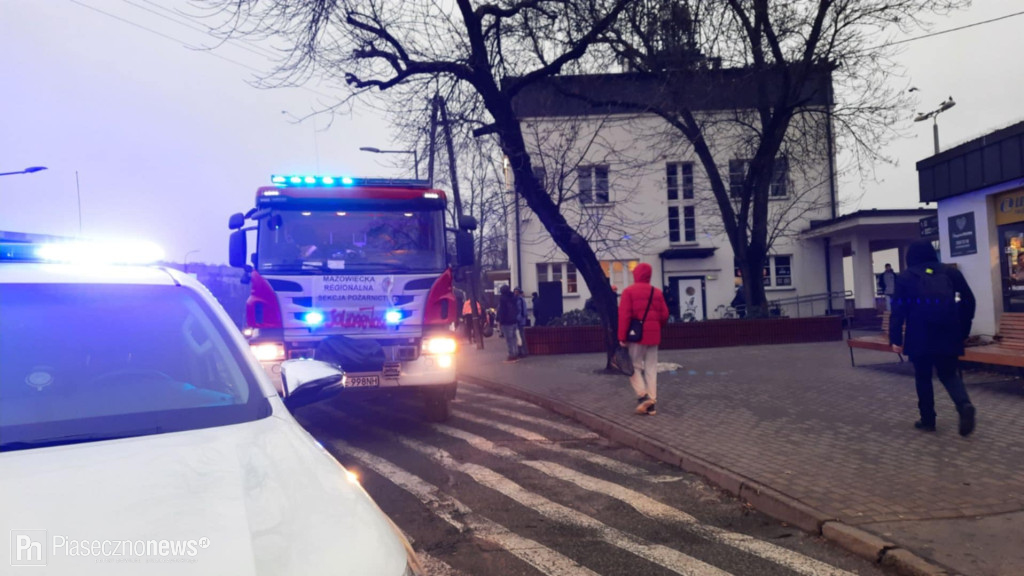 Strażacy uwolnili 10 osób z windy przy PKP!