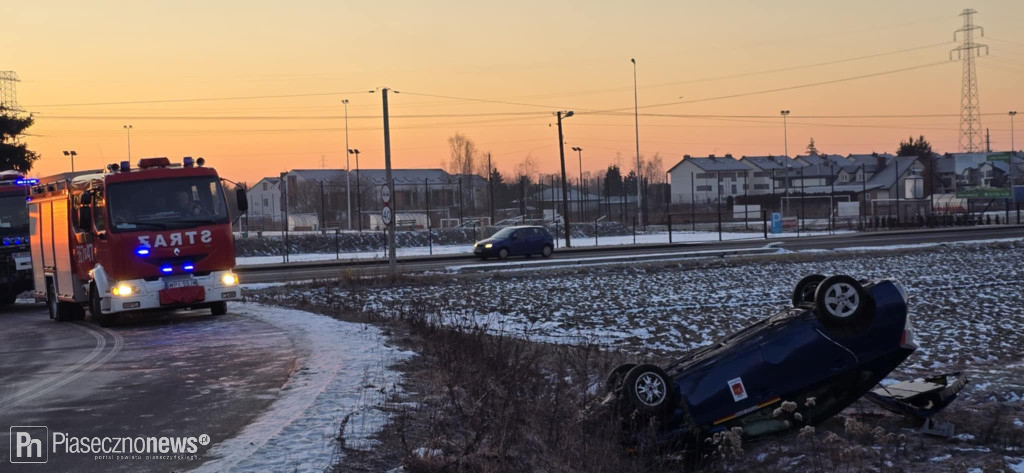 Auto przewozów osób dachowało