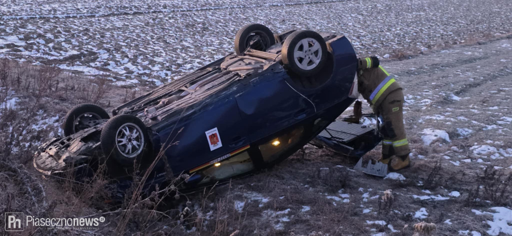 Auto przewozów osób dachowało