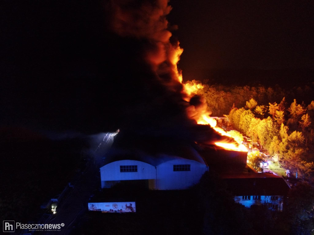 Groźny pożar, toksyczny dym