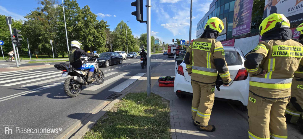 Zasłabła za kierownicą i uderzyła w ogrodzenie