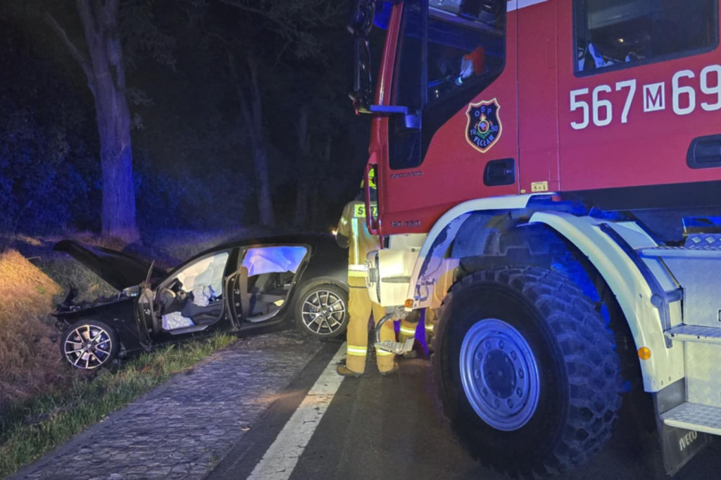 Zderzenie bmw z audi. Droga krajowa 79 zablokowana