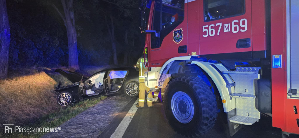 Zderzenie bmw z audi. Droga krajowa 79 zablokowana