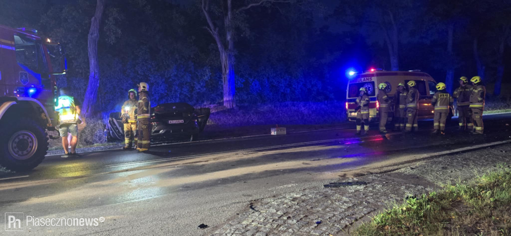 Zderzenie bmw z audi. Droga krajowa 79 zablokowana