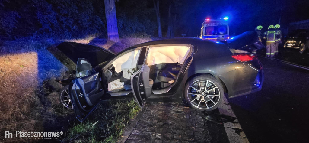 Zderzenie bmw z audi. Droga krajowa 79 zablokowana