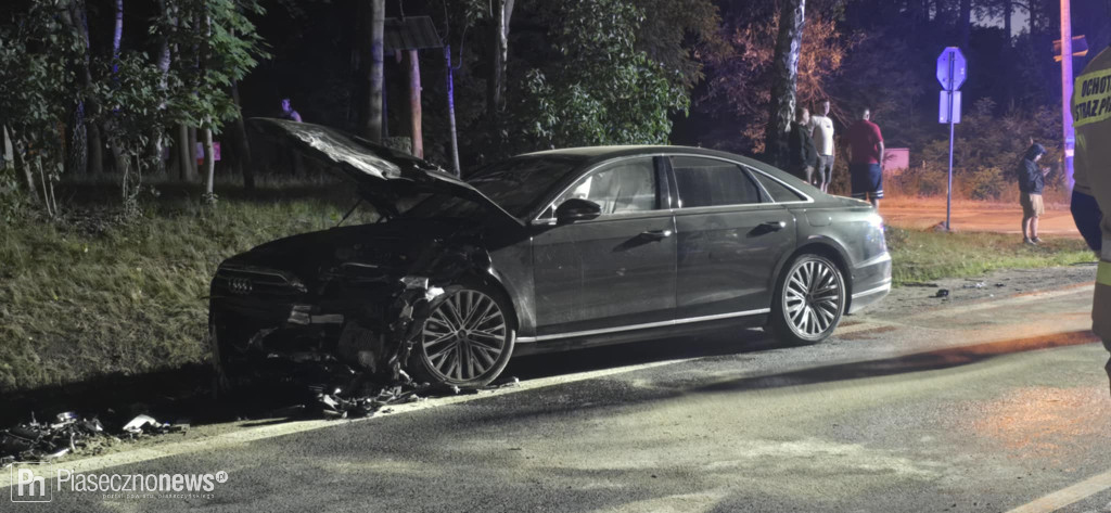 Zderzenie bmw z audi. Droga krajowa 79 zablokowana