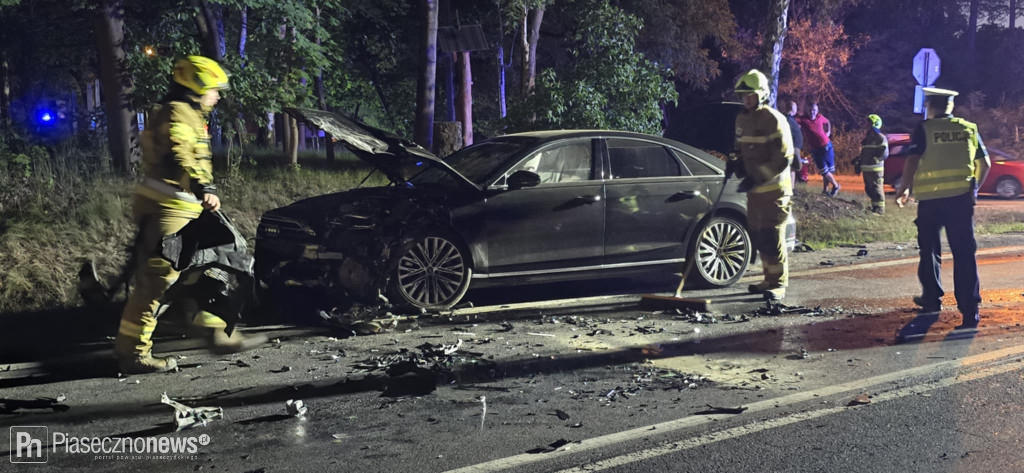 Zderzenie bmw z audi. Droga krajowa 79 zablokowana