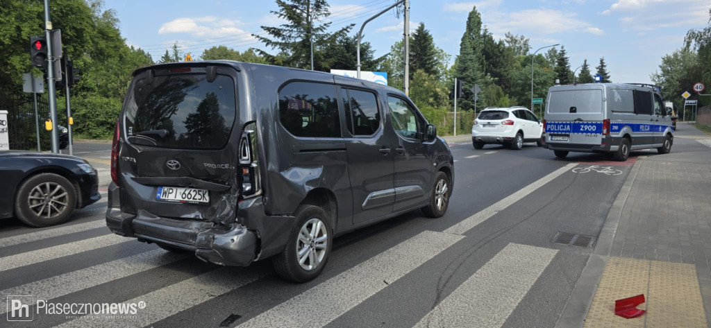 Kolizja z udziałem 3 aut. Sprawczyni odjechała
