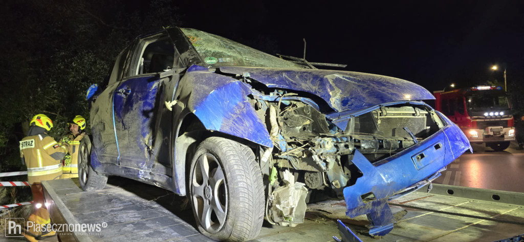 Auto spadło z nasypu