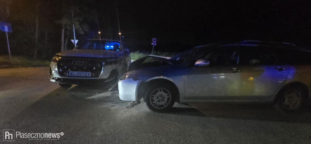Zderzenie audi z hondą w Głoskowie