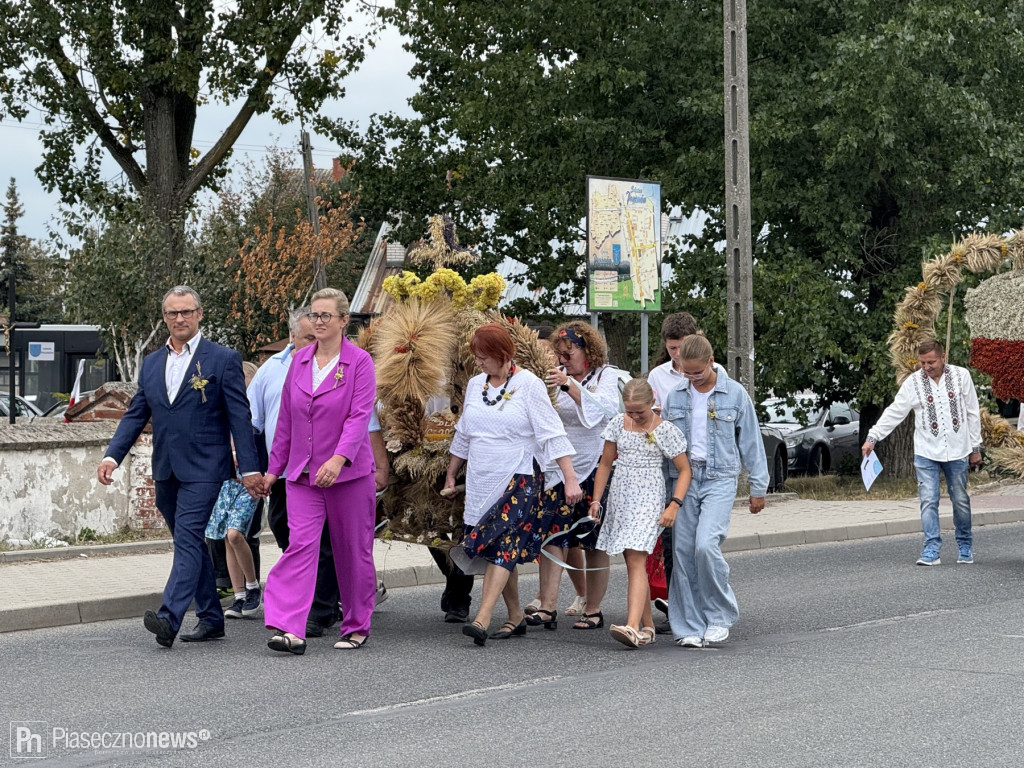 Dożynki Gminne w Prażmowie wciąż trwają