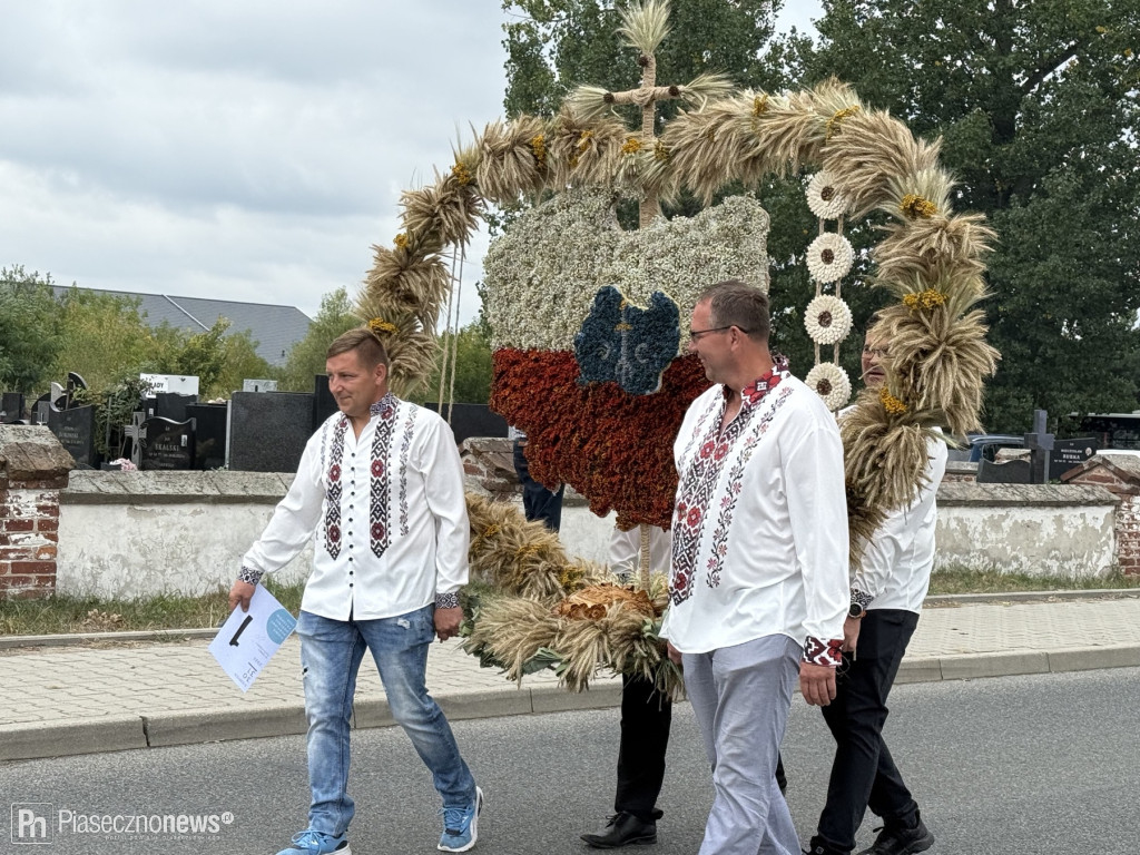 Dożynki Gminne w Prażmowie wciąż trwają