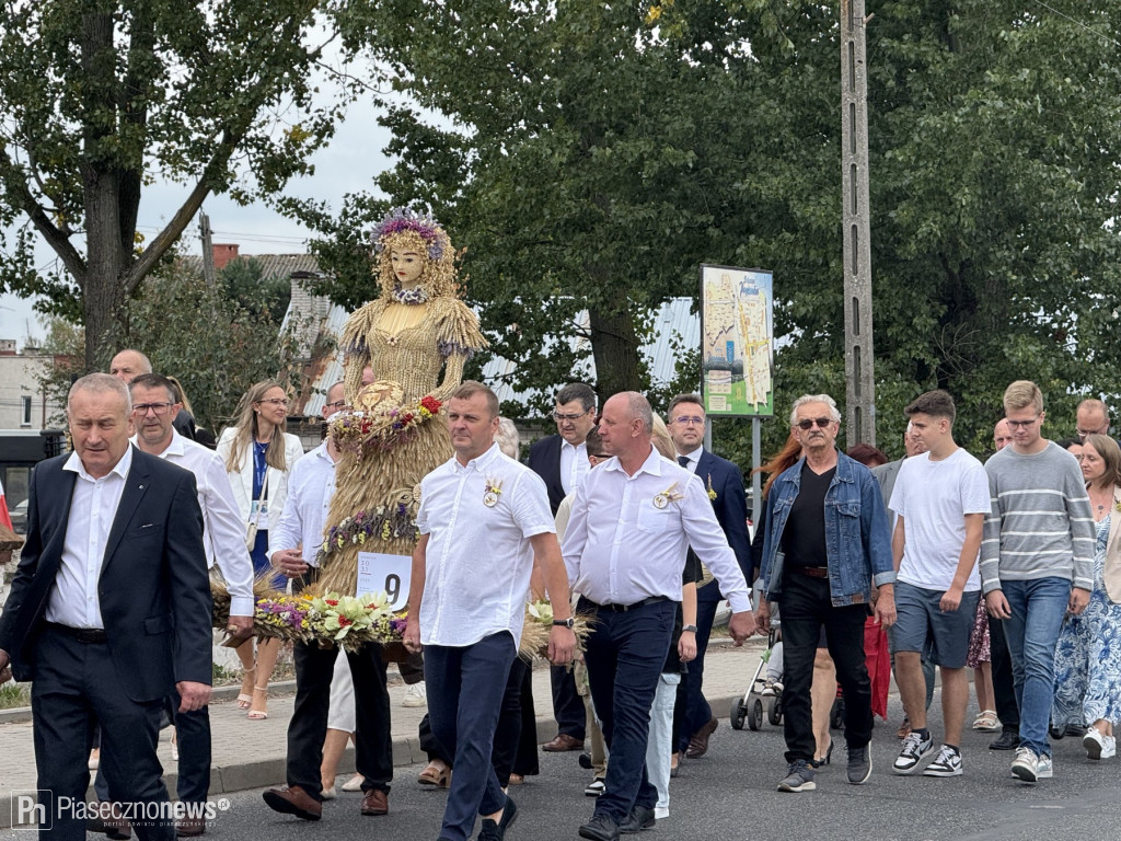 Dożynki Gminne w Prażmowie wciąż trwają