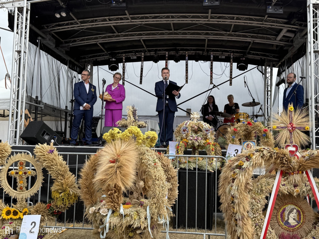 Dożynki Gminne w Prażmowie wciąż trwają
