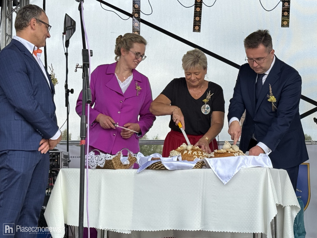 Dożynki Gminne w Prażmowie wciąż trwają