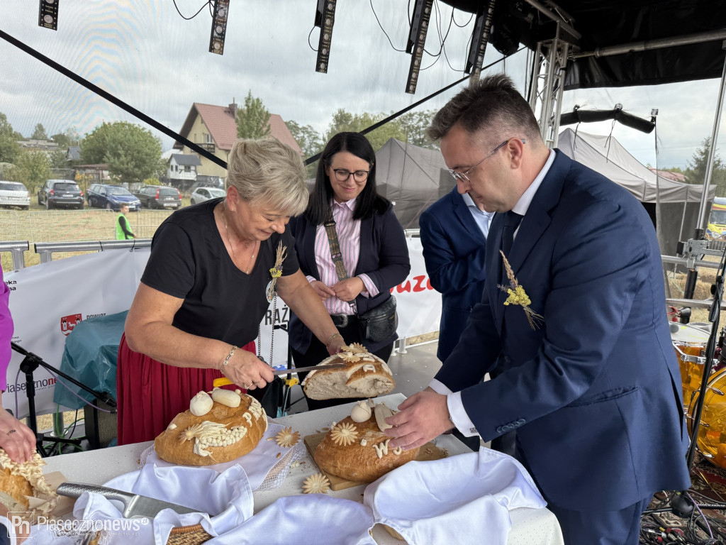 Dożynki Gminne w Prażmowie wciąż trwają